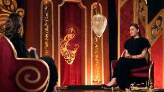 «رغم إن الغلط مش مني».. حلا شيحة تعتذر للفنانين على الهواء
